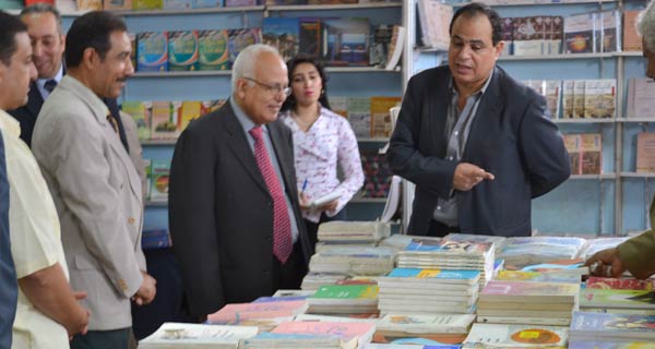 د. احمد مجاهد في معرض الكتاب